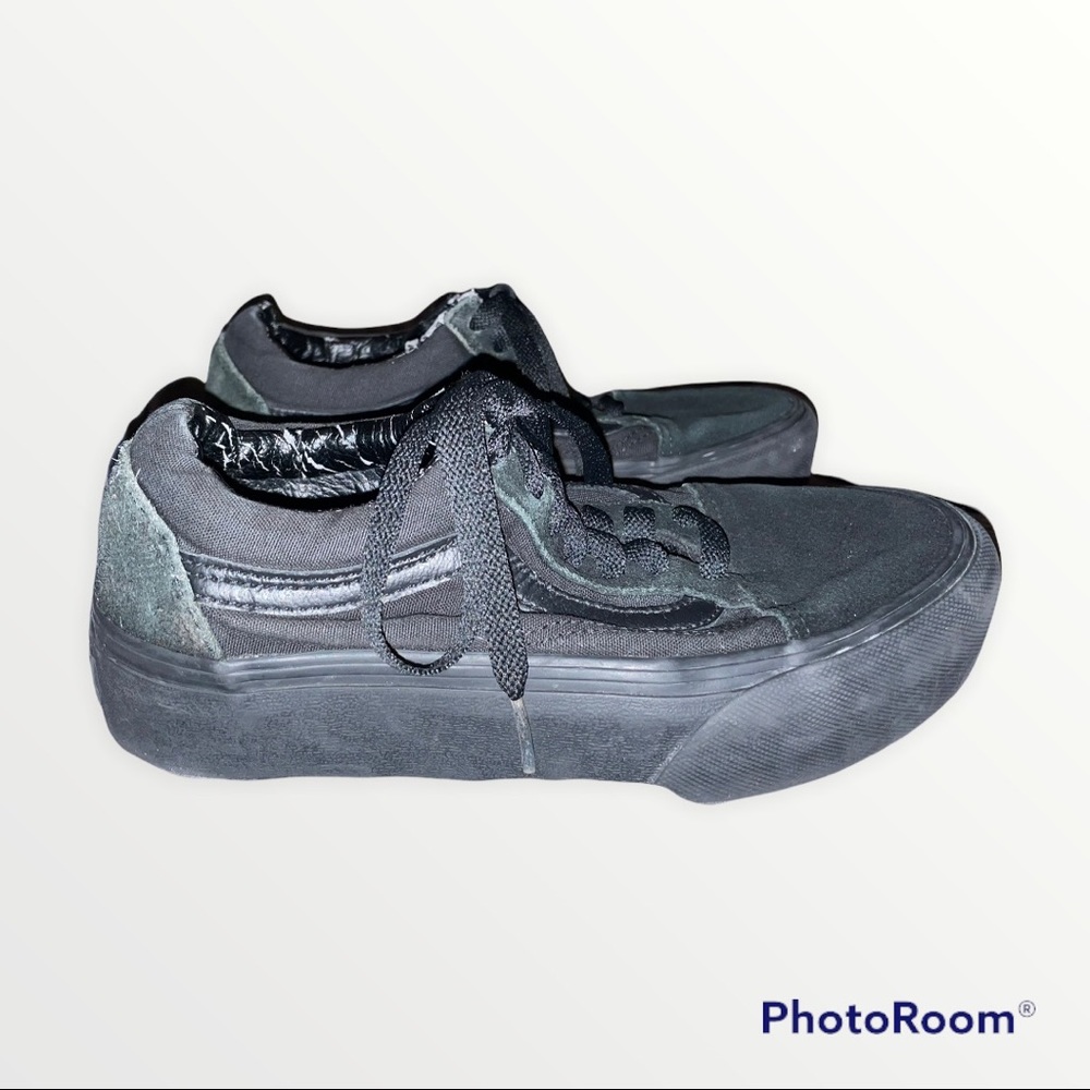 Used Vans Sneakers